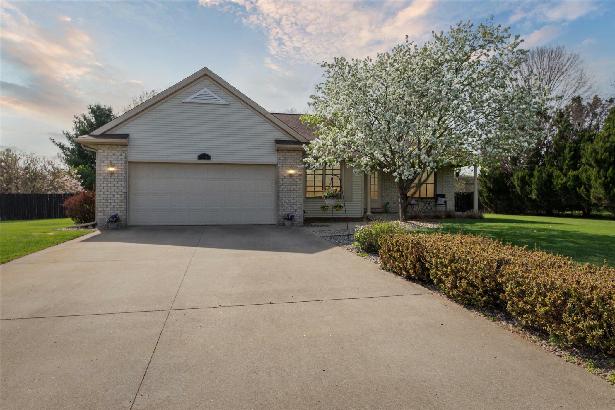 Property Photo: 170 Gull Pointe Drive MI 49037
