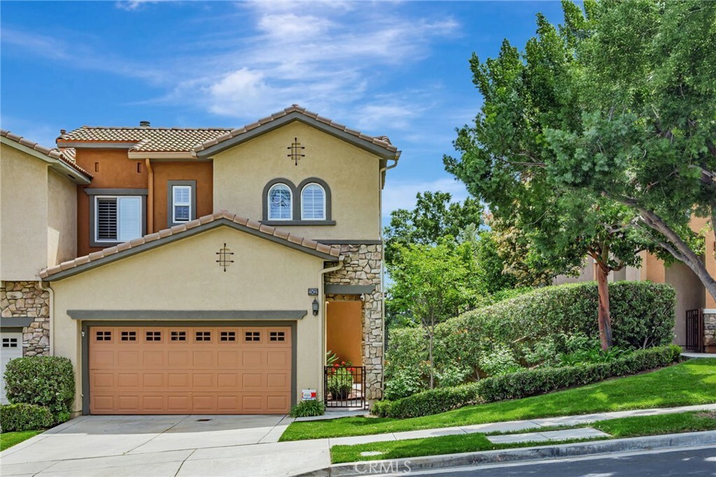Property Photo: 25632 Via Ventana CA 91381
