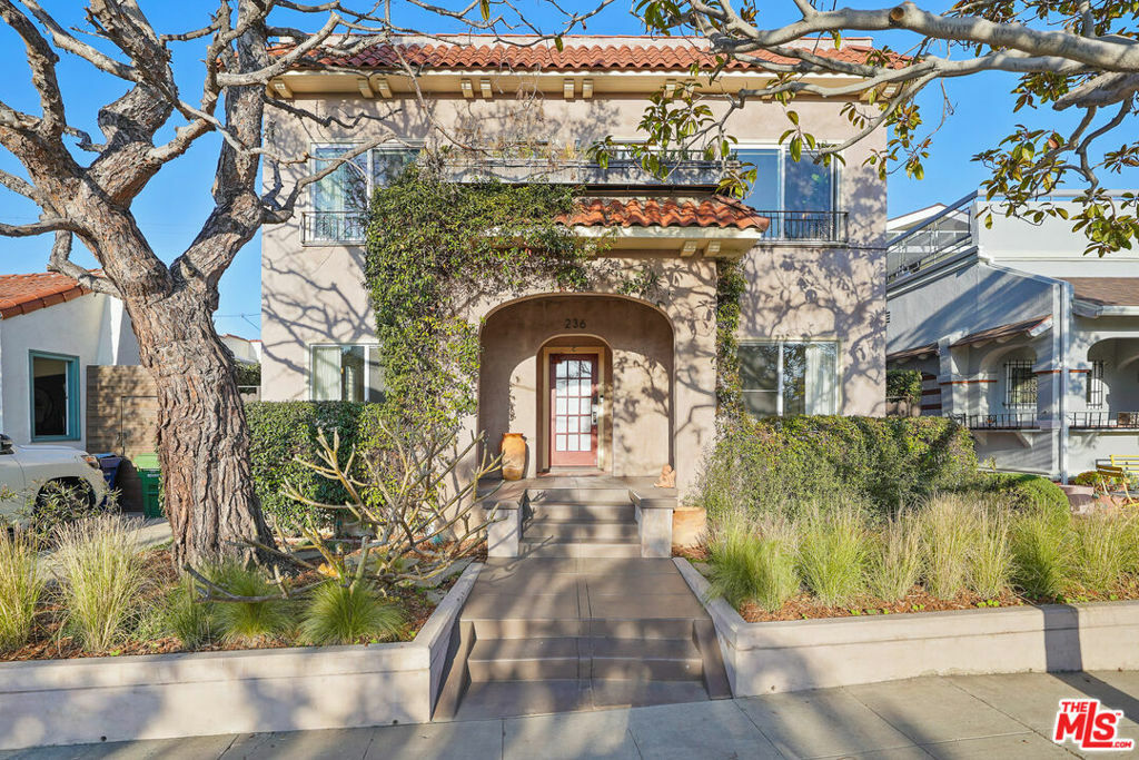Property Photo: 236 5th Avenue CA 90291