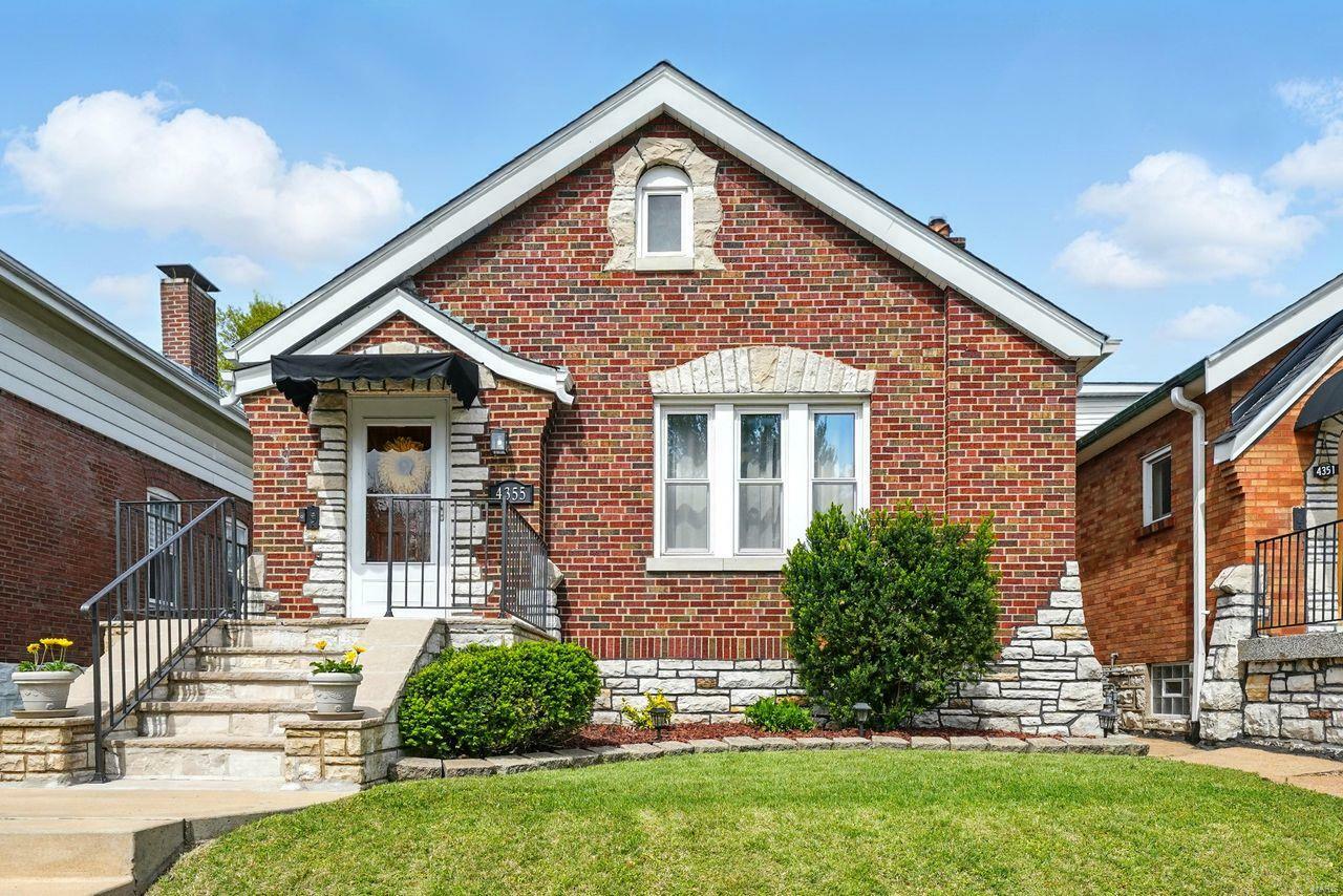 Property Photo: 4355 Toenges Avenue MO 63116