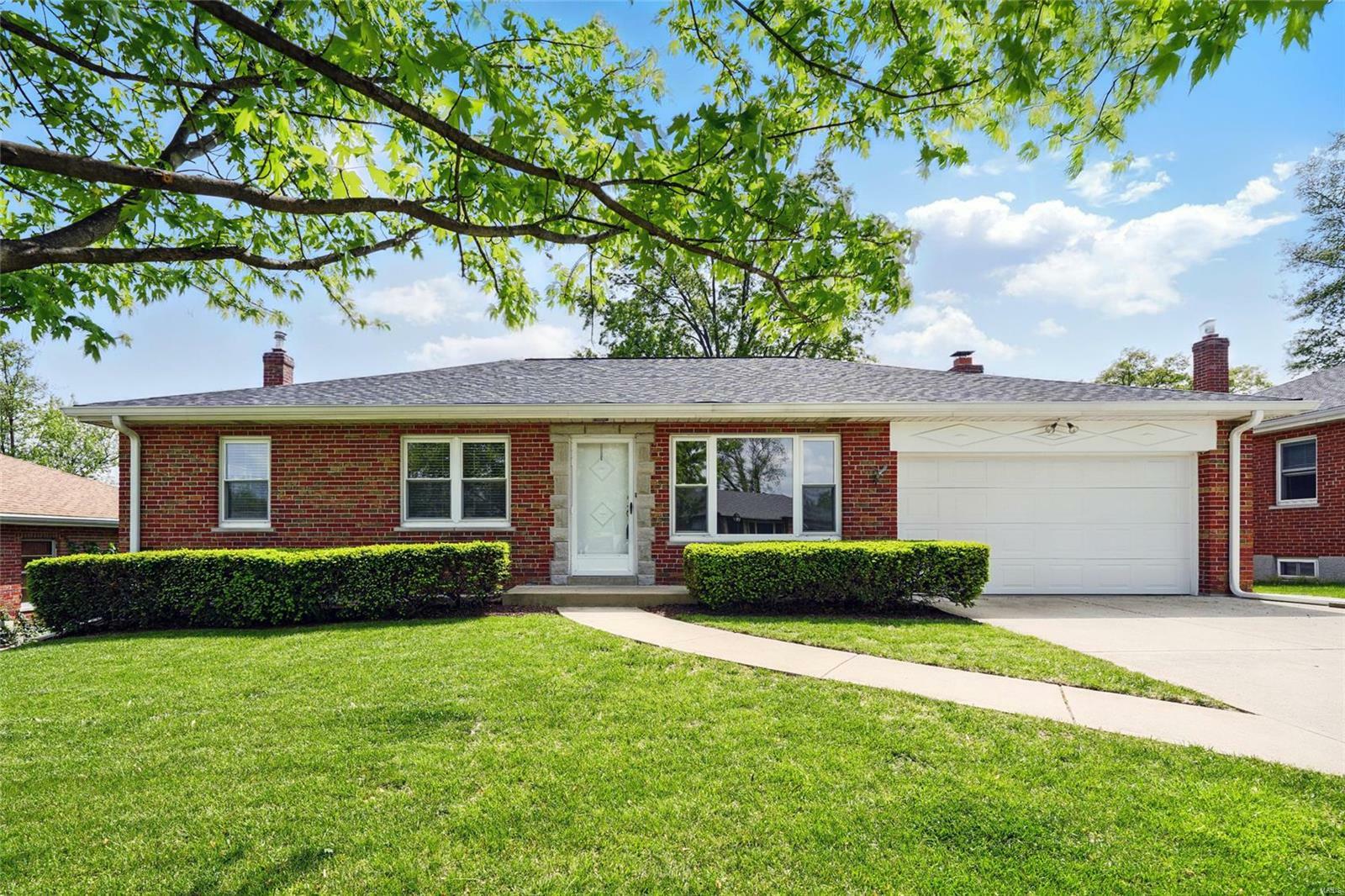 Property Photo: 10712 Charrette Drive MO 63123