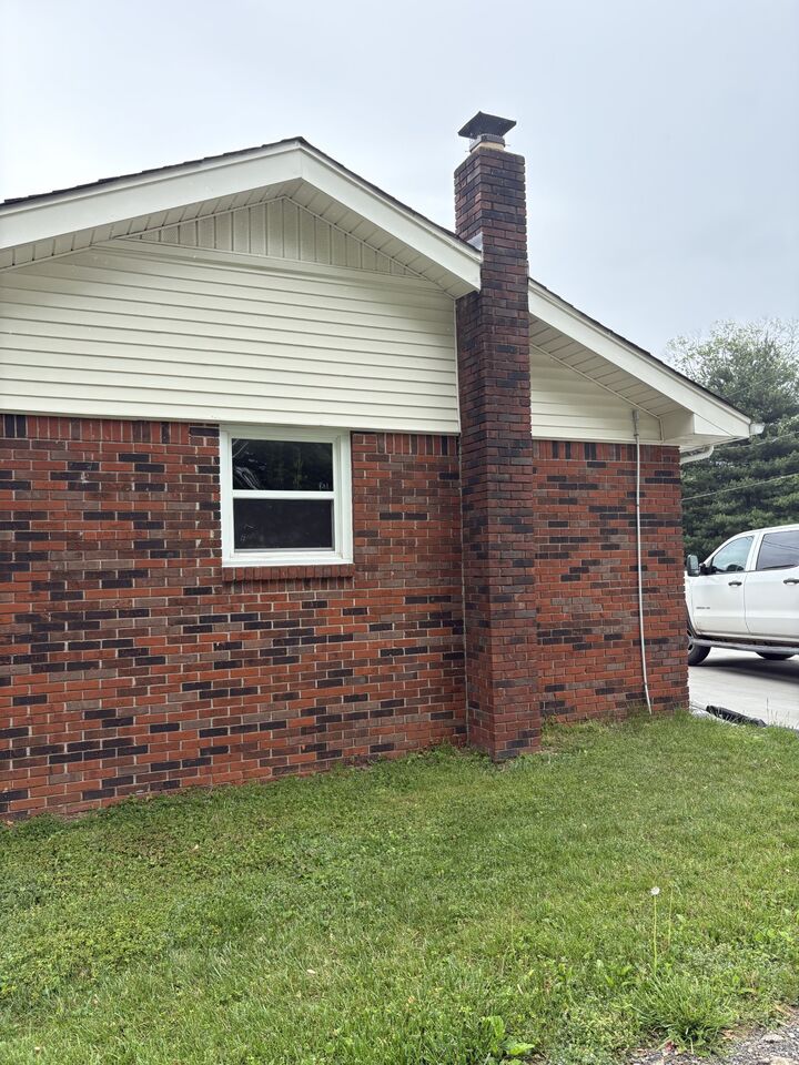 Property Photo: 1400 Dogwood Ln TN 37083