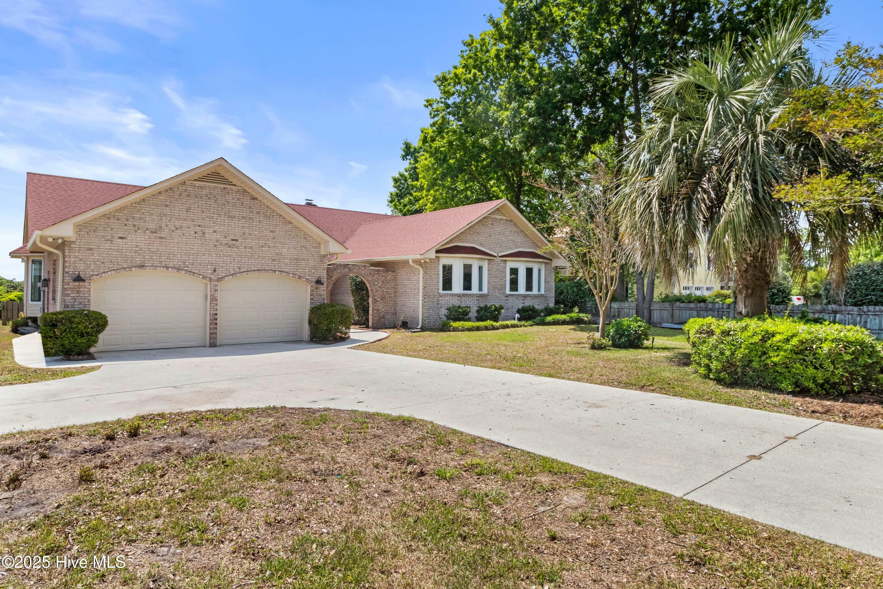 Property Photo: 995 Chadwick Shores Drive NC 28460