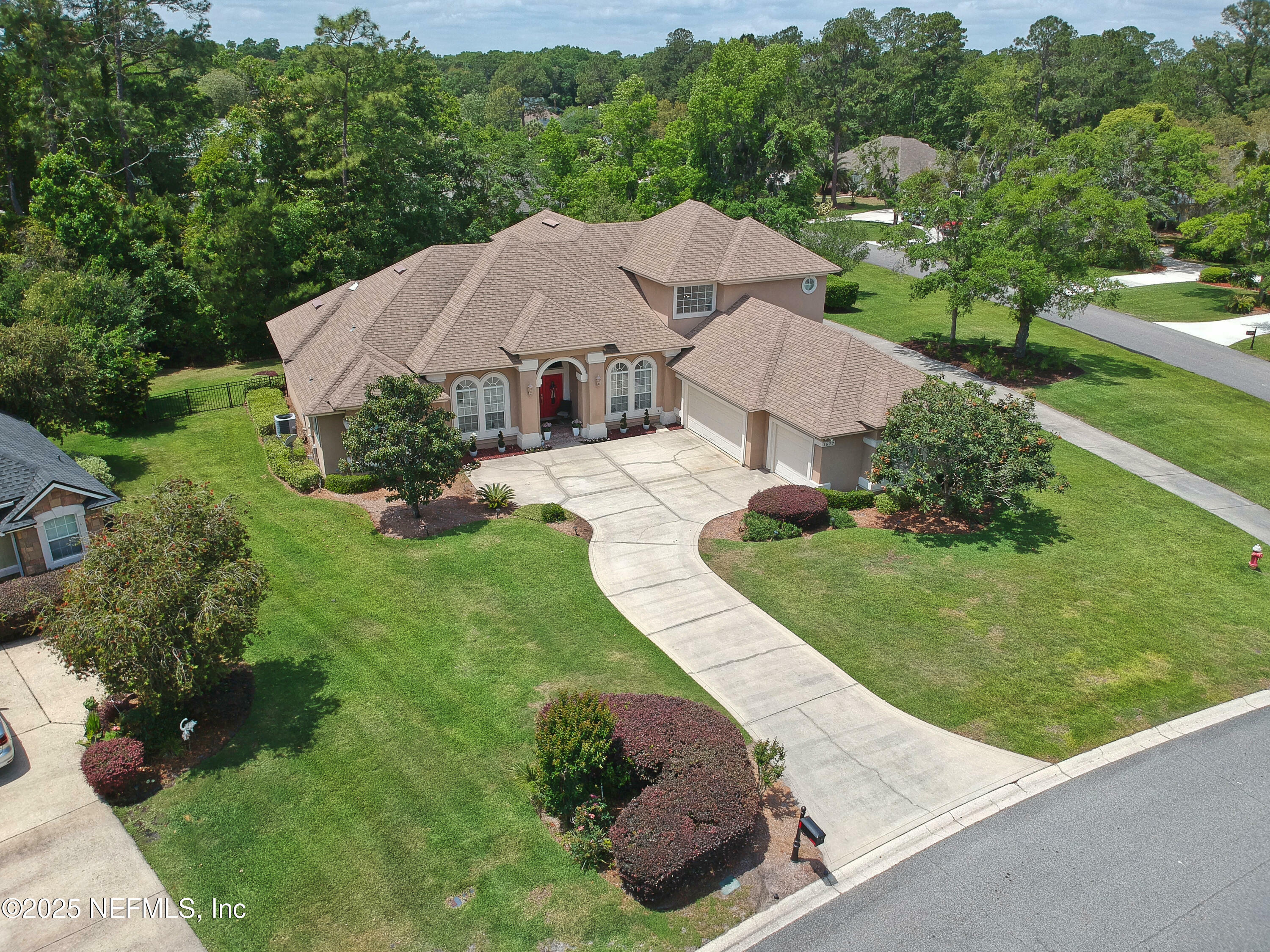 Property Photo: 1677 Pebble Beach Boulevard FL 32043