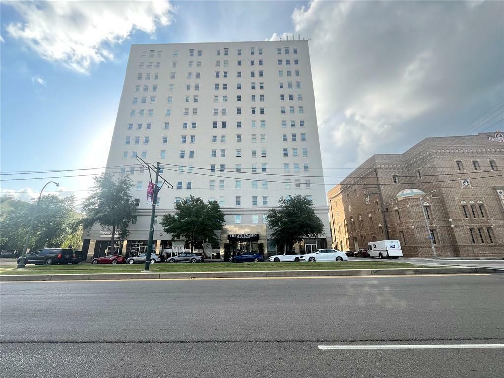 Property Photo: 1205 St. Charles Avenue 804 LA 70130