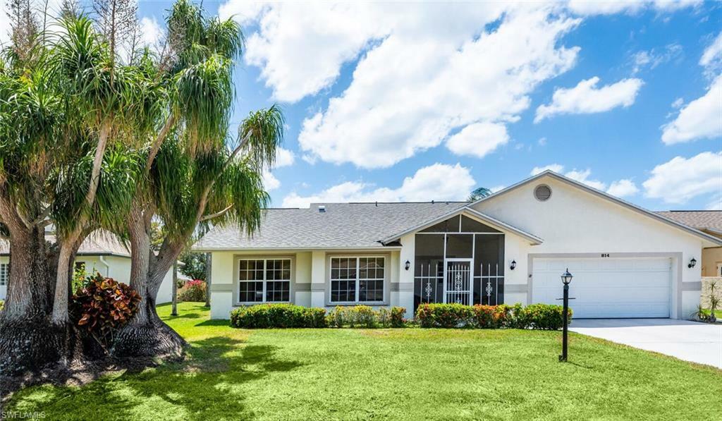 Property Photo: 814 Charlemagne Blvd FL 34112