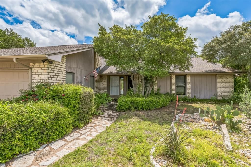 Property Photo: 4315 Fairway Drive TX 76049