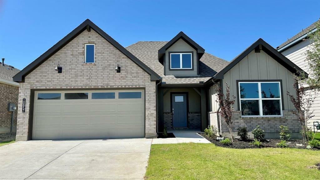 Property Photo: 10857 Black Onyx Drive TX 76036
