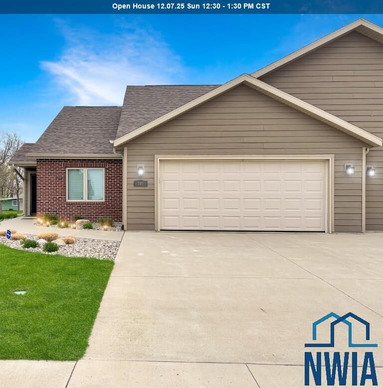 Property Photo:  306 Prairie Bluff Dr  IA 51054 