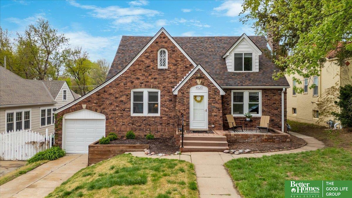 Property Photo: 4520 Pine Street NE 68106