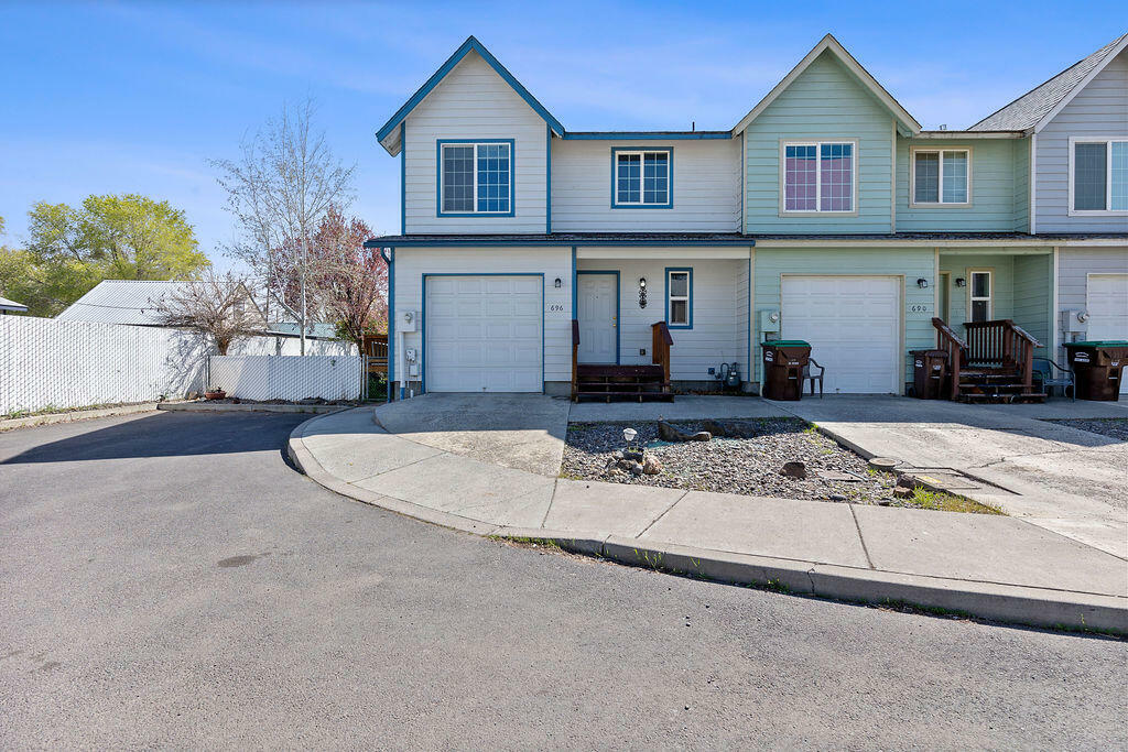 696 NW Pinkston Court  Prineville OR 97754 photo
