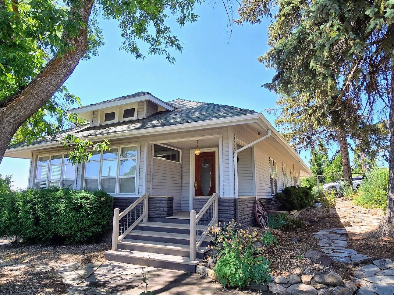 Property Photo: 234 N 1st Street OR 97601