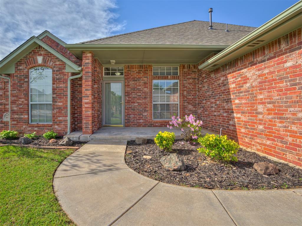 Property Photo: 10620 NW 41st Street OK 73099
