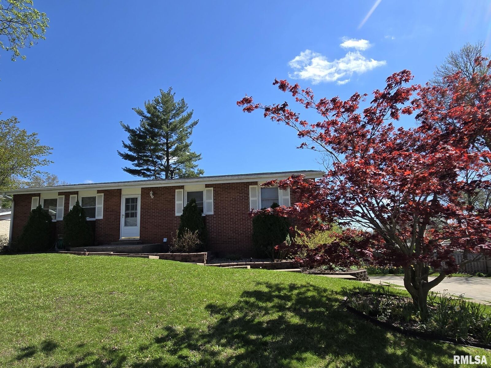 Property Photo:  2620 Midlan Drive  IL 62301 