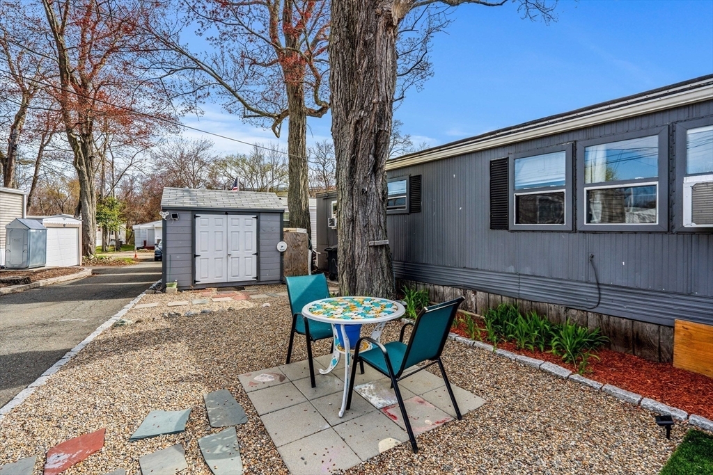 Property Photo: 200 North St 11-B MA 01923