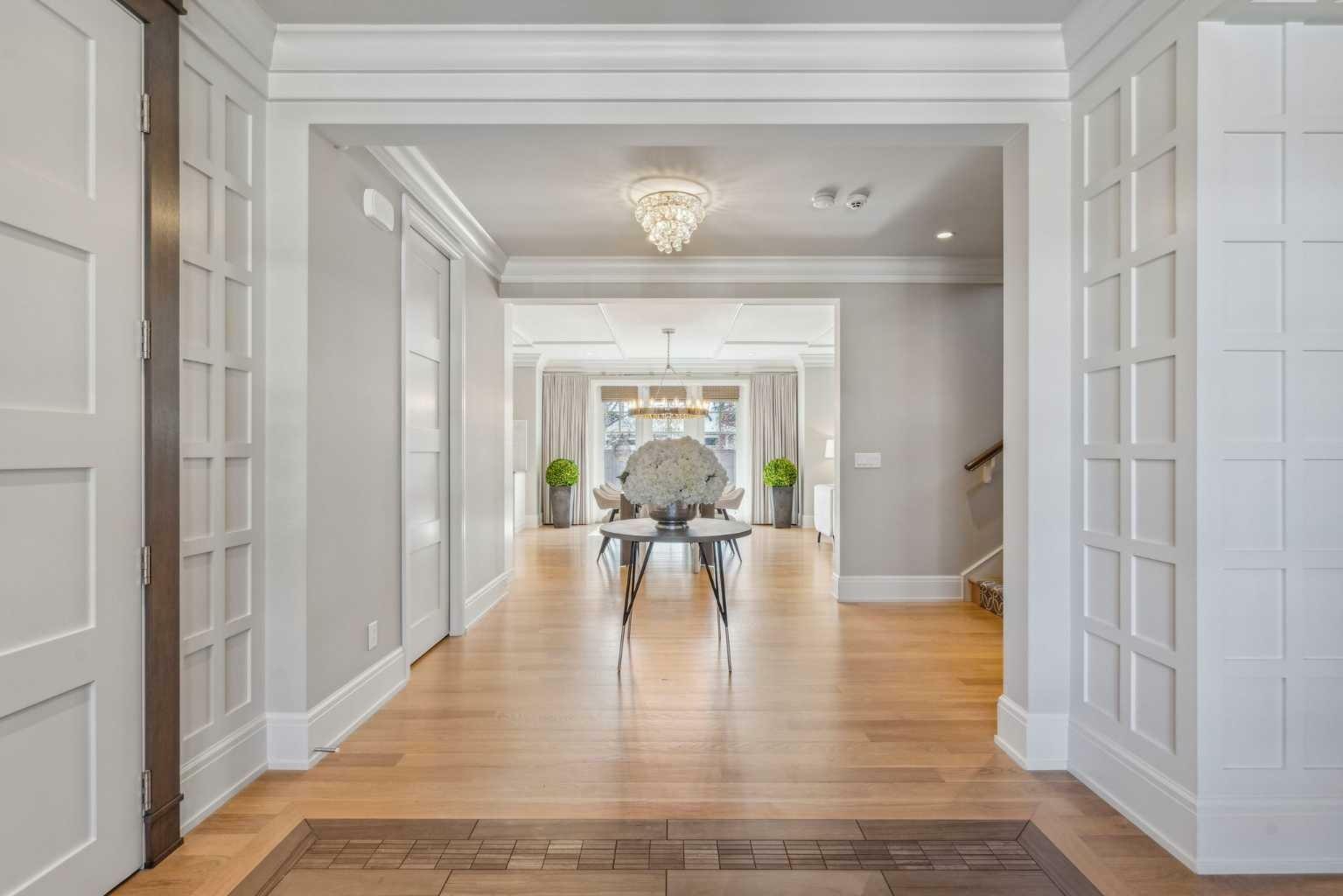 Photo de la propriété: 1615 49 Avenue SW AB T2T 2T8