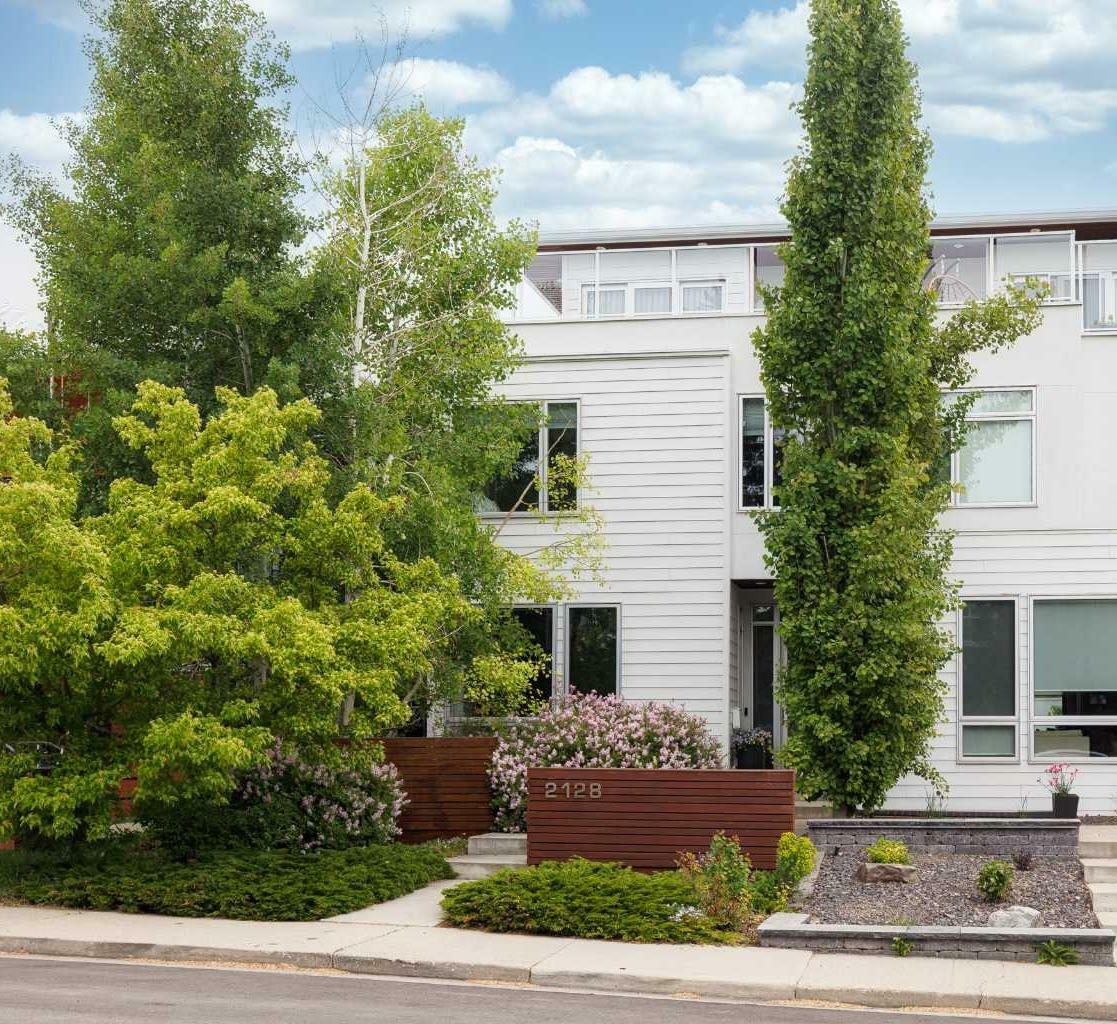 2128 27 Avenue SW  Calgary AB T2T 1H7 photo