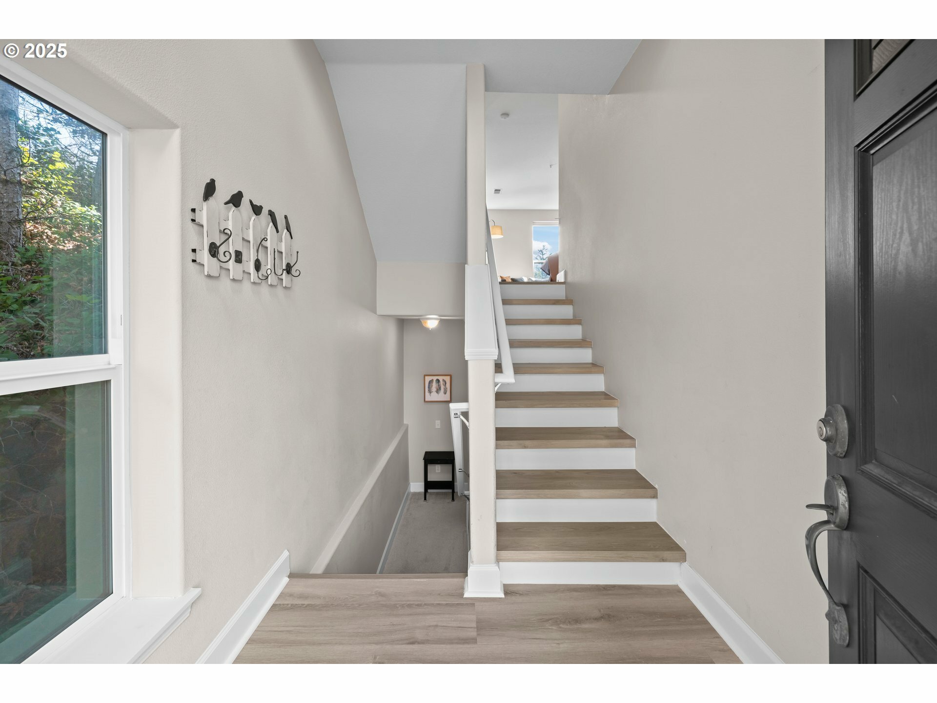 Property Photo: 2974 NW Kennedy Ct 1 OR 97229
