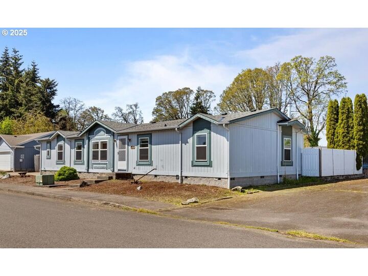 Property Photo:  5177 Mango Ave SE  OR 97317 