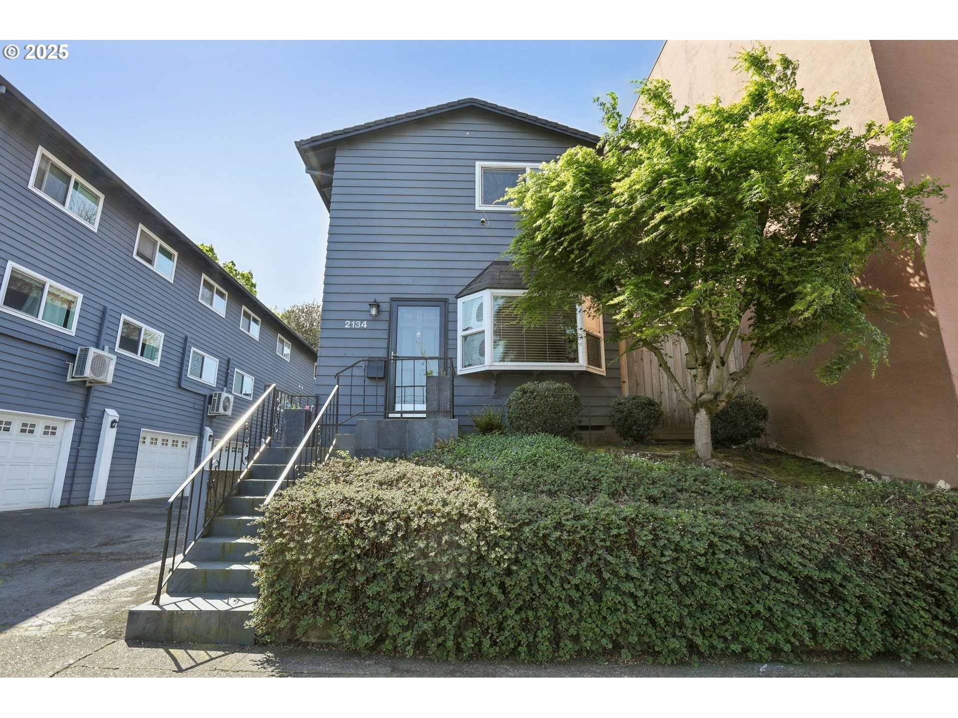 Property Photo: 2134 SE Hawthorne Blvd OR 97214