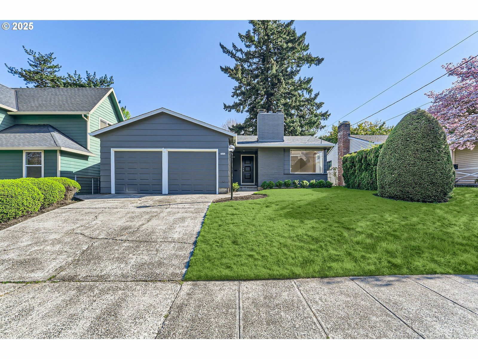 3652 SE Lexington St  Portland OR 97202 photo