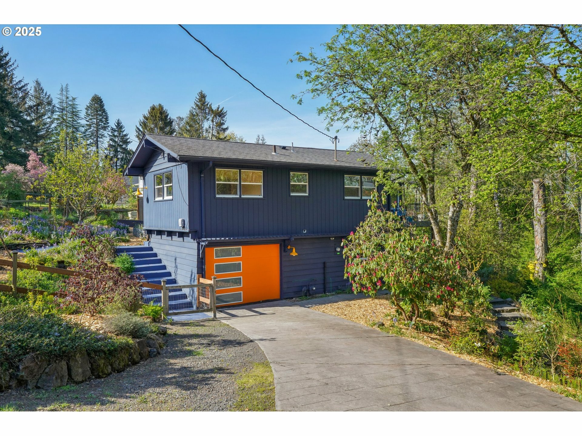Property Photo: 165 NW 90th Ave OR 97229