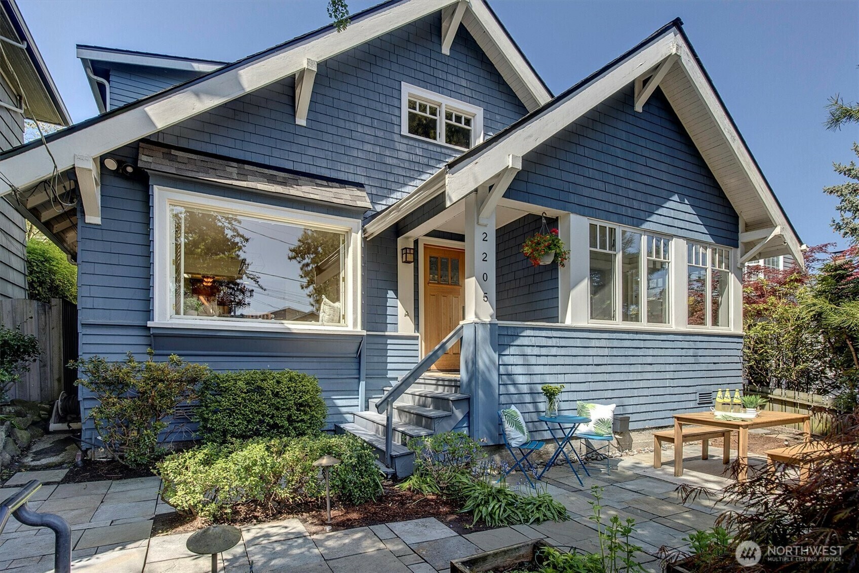 Property Photo: 2205 12th Avenue E WA 98102