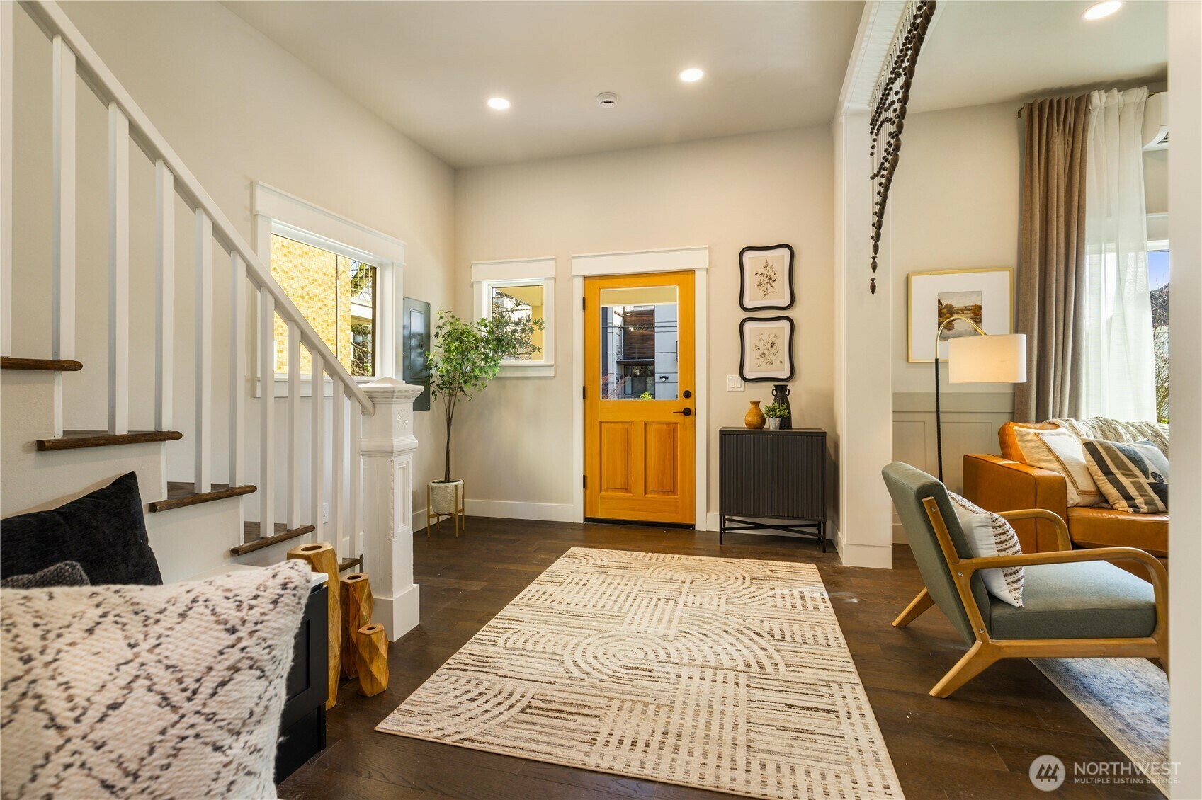 Property Photo: 421 Malden Avenue E WA 98112