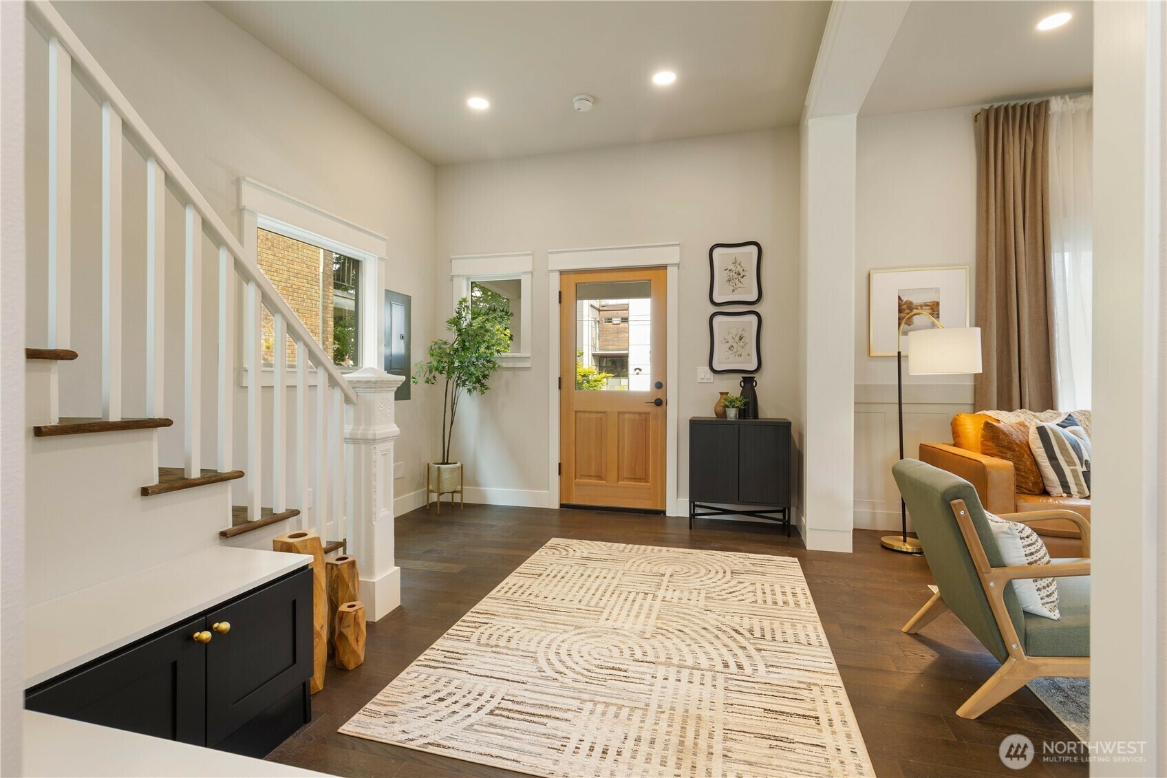 Property Photo: 421 Malden Avenue E WA 98112