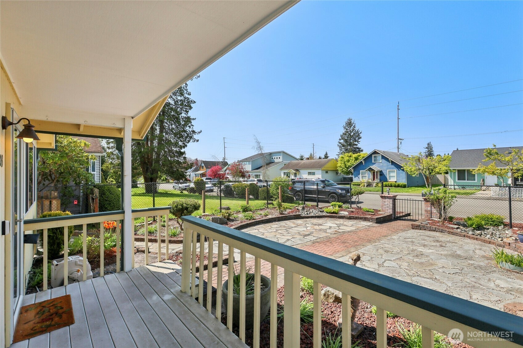 Property Photo: 2203 Chestnut Street WA 98201