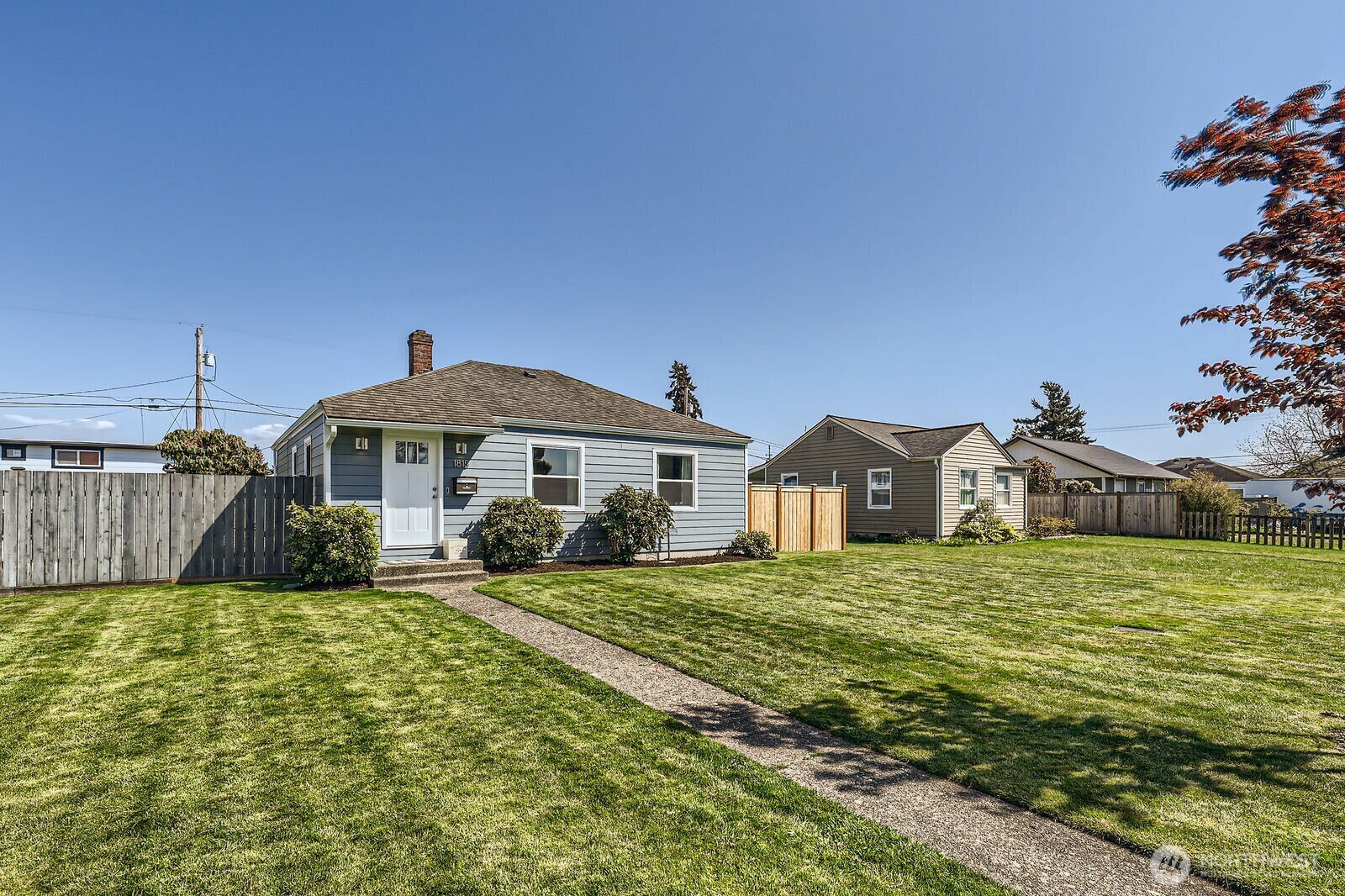 Property Photo: 1815 Pine St WA 98201