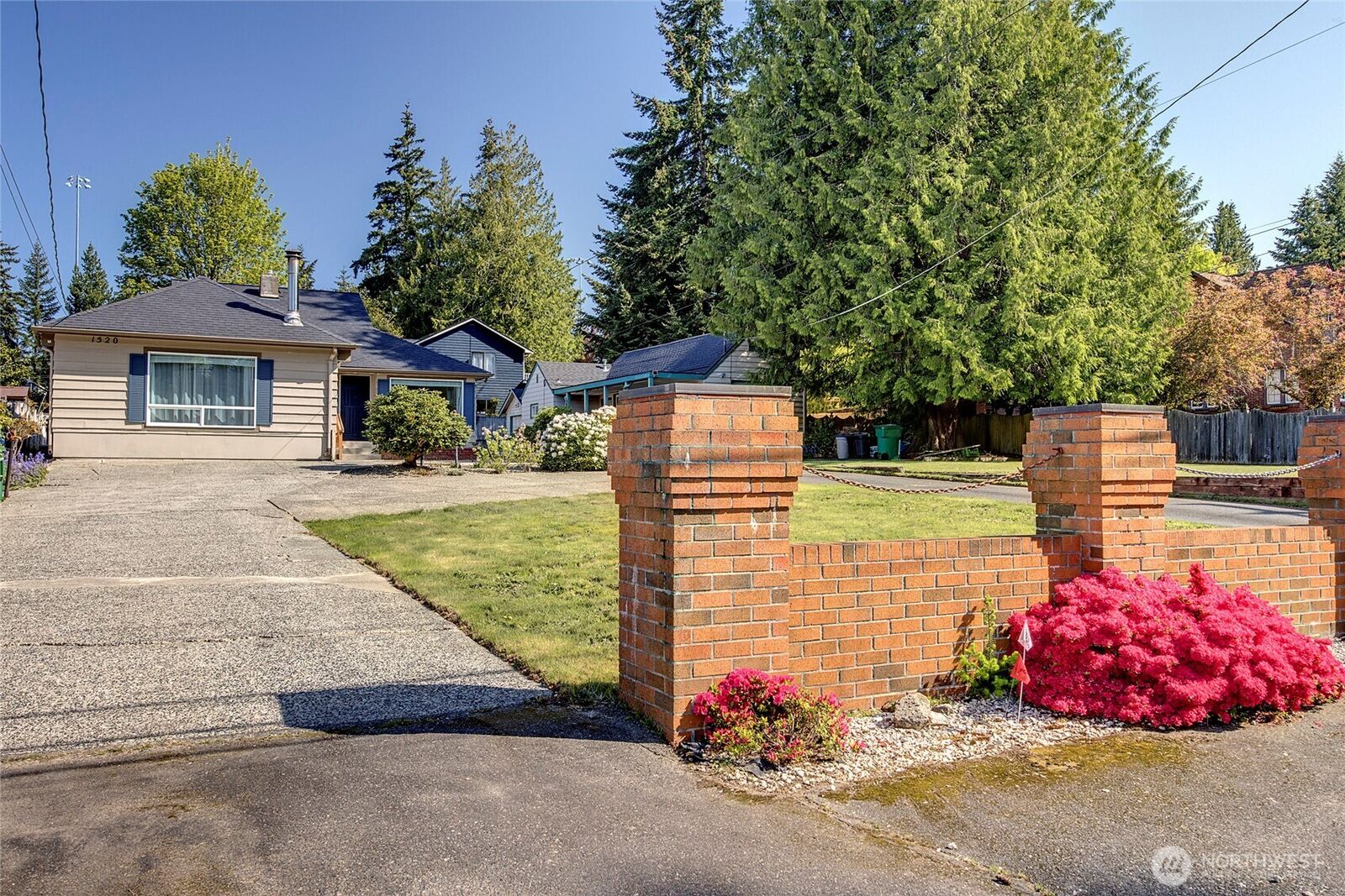 Property Photo: 1520 N 128th Street WA 98133