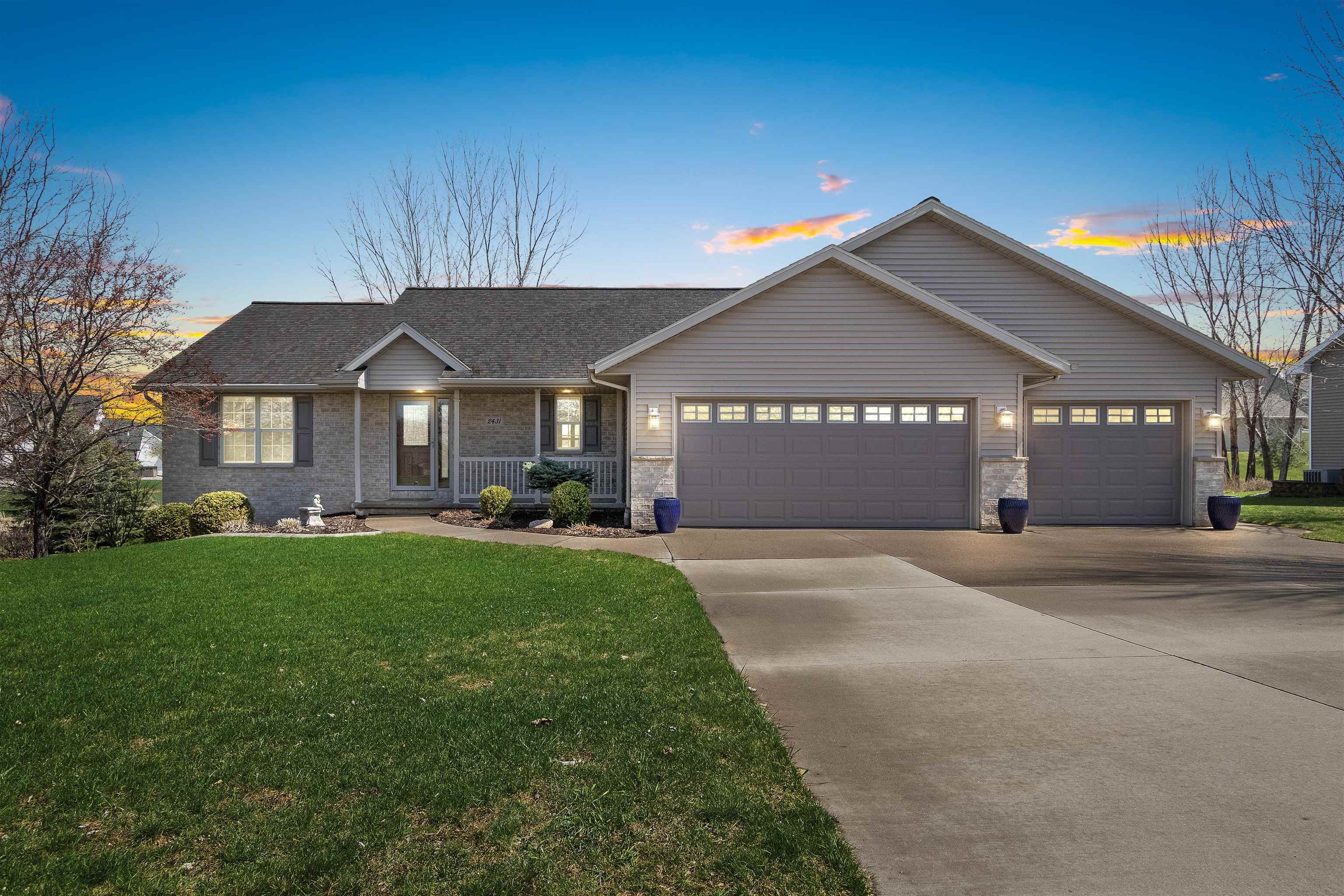 2431 Oak Ridge Circle  De Pere WI 54115 photo