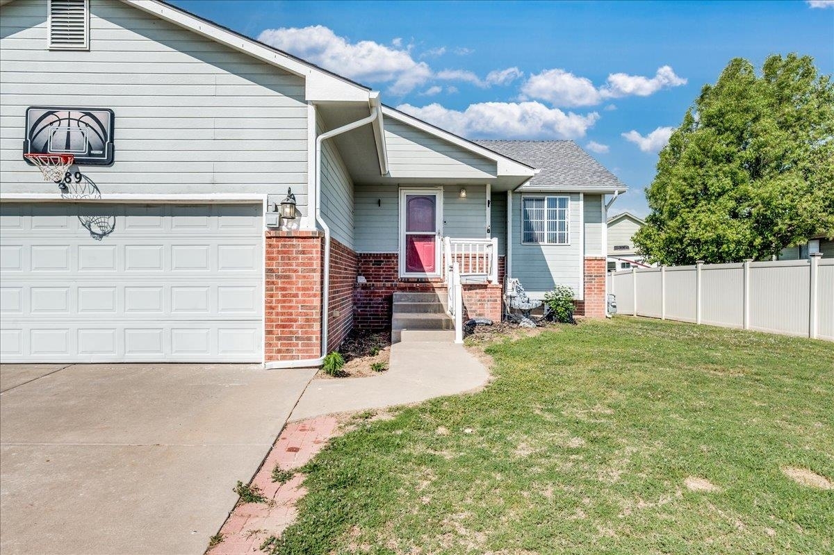 Property Photo: 389 E Riley Ave KS 67060