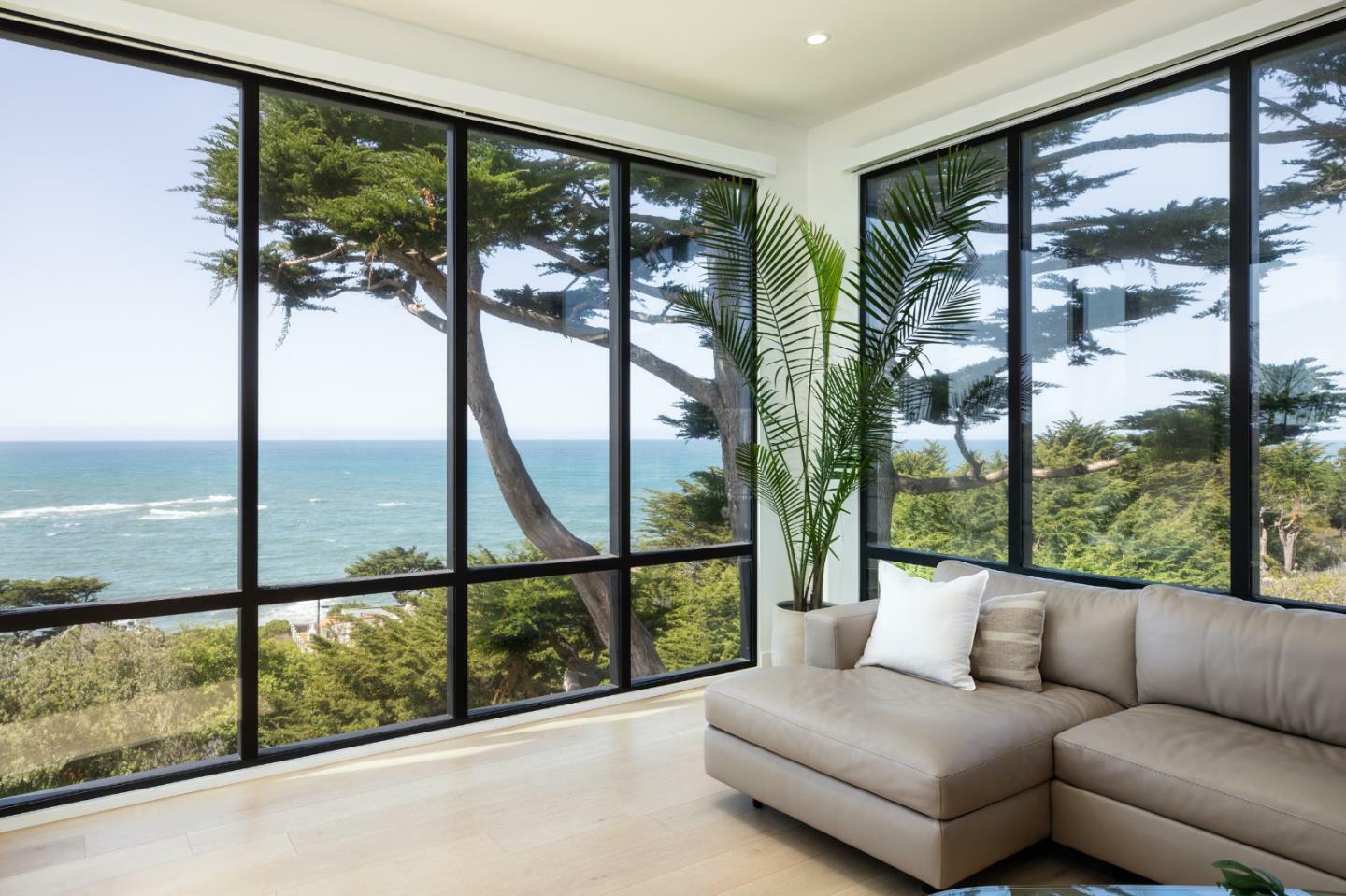 Property Photo: 530 Stetson Street CA 94038
