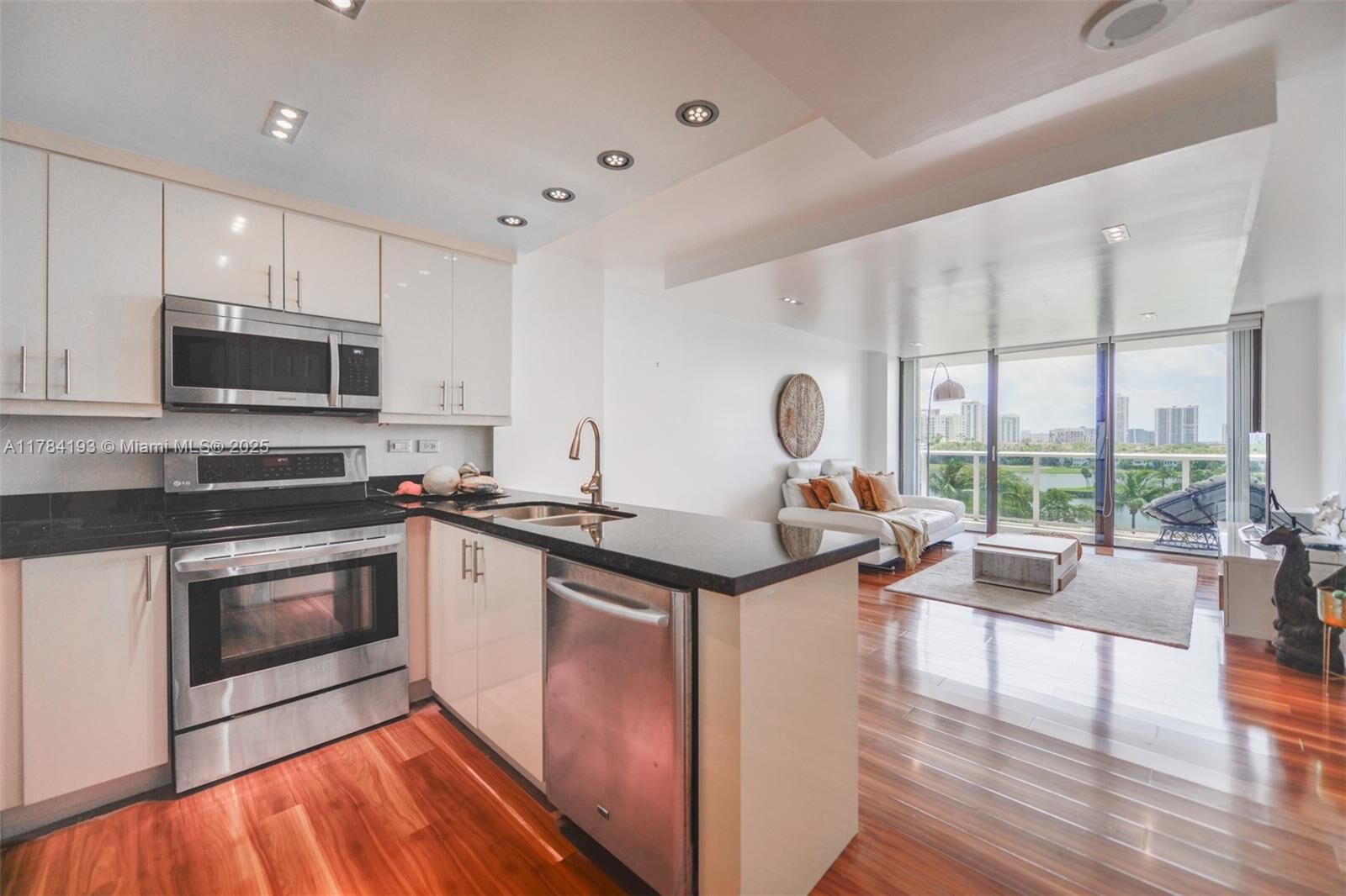 Property Photo: 3625 N Country Club Dr 707 FL 33180