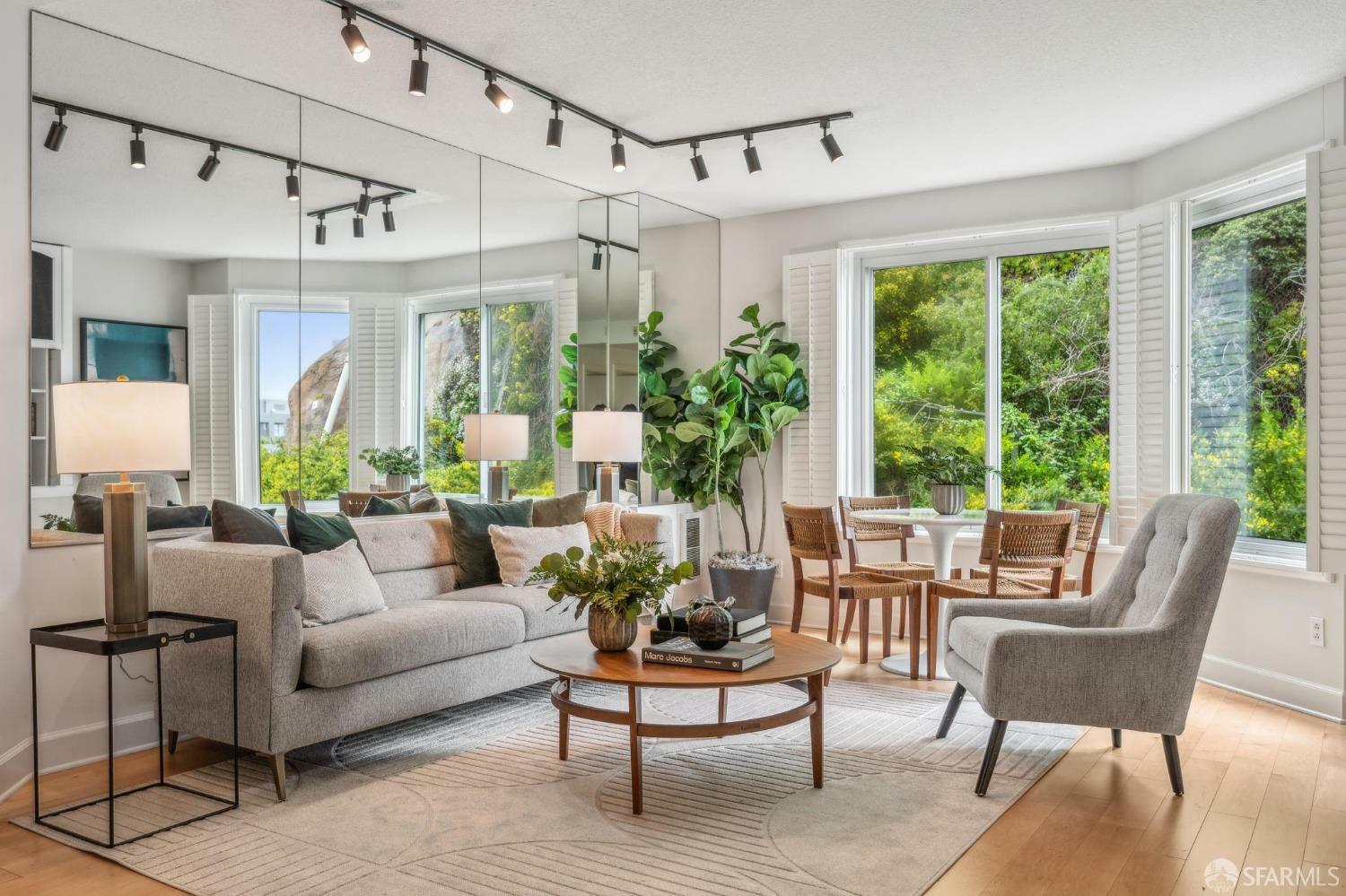 Property Photo: 111 Chestnut Street 302 CA 94111