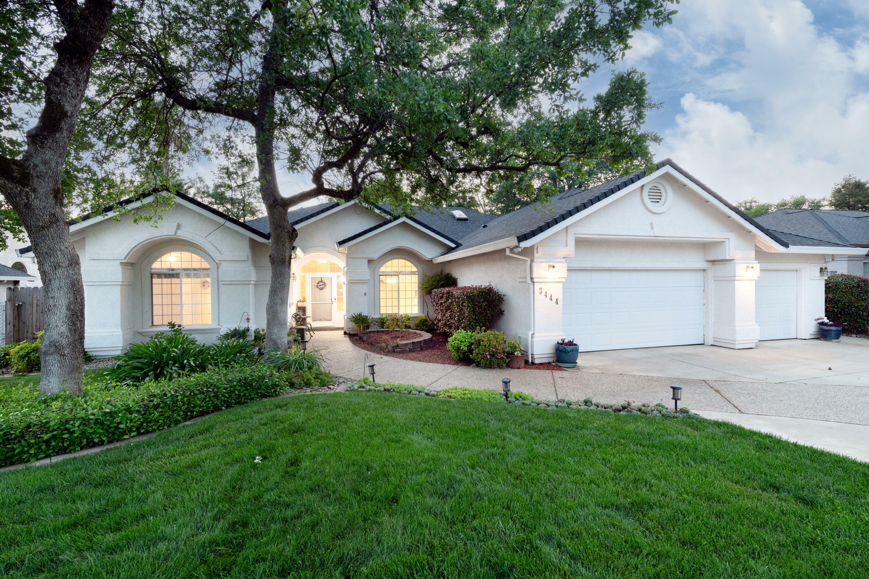 3444 Woodbury Drive  Redding CA 96002 photo