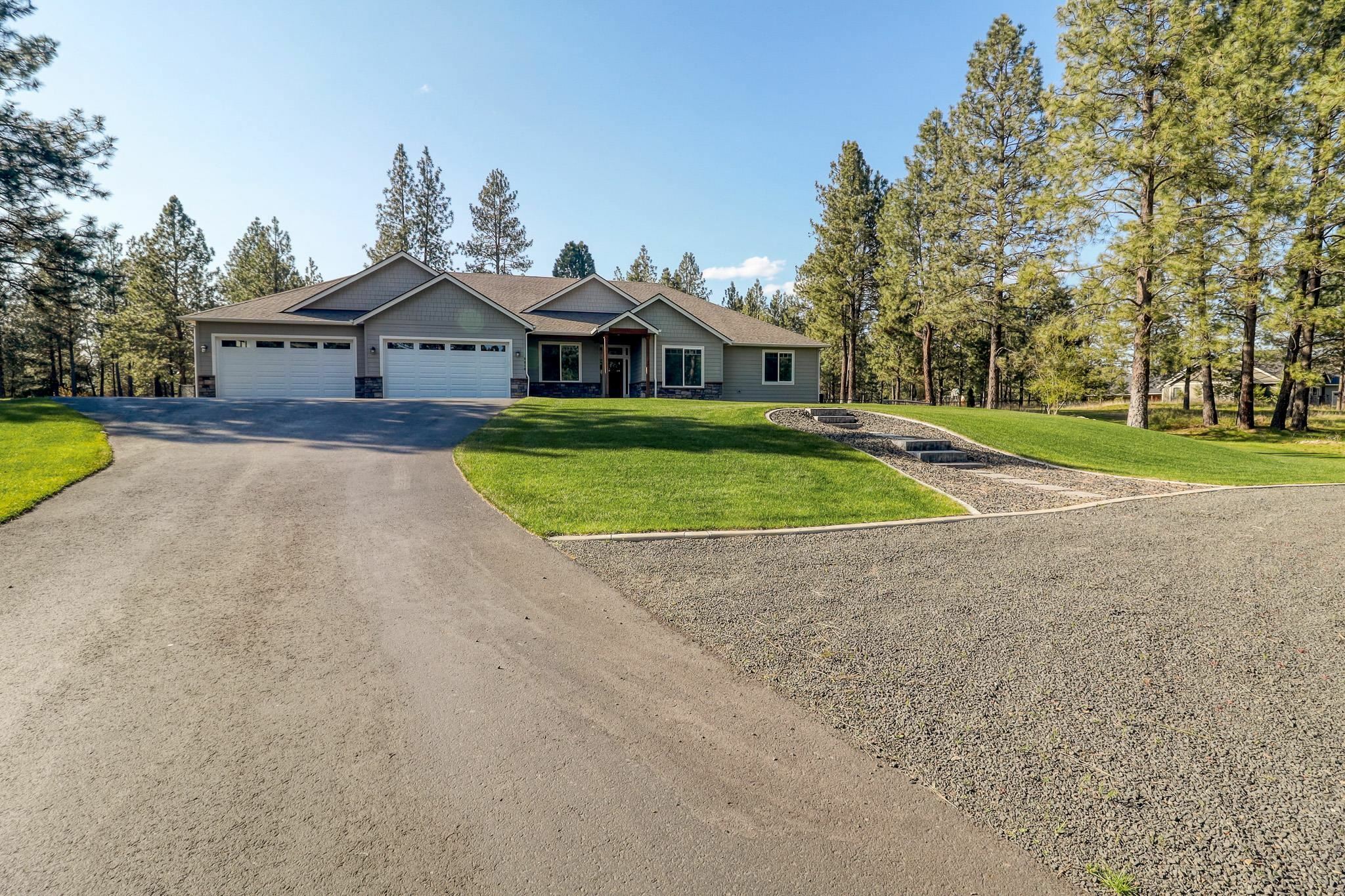 Property Photo: 3319 E Elena Ln WA 99003