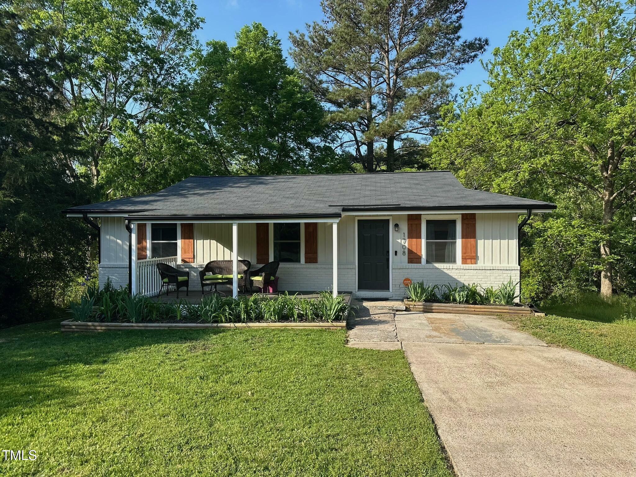 Property Photo: 1708 Sundial Place NC 27610