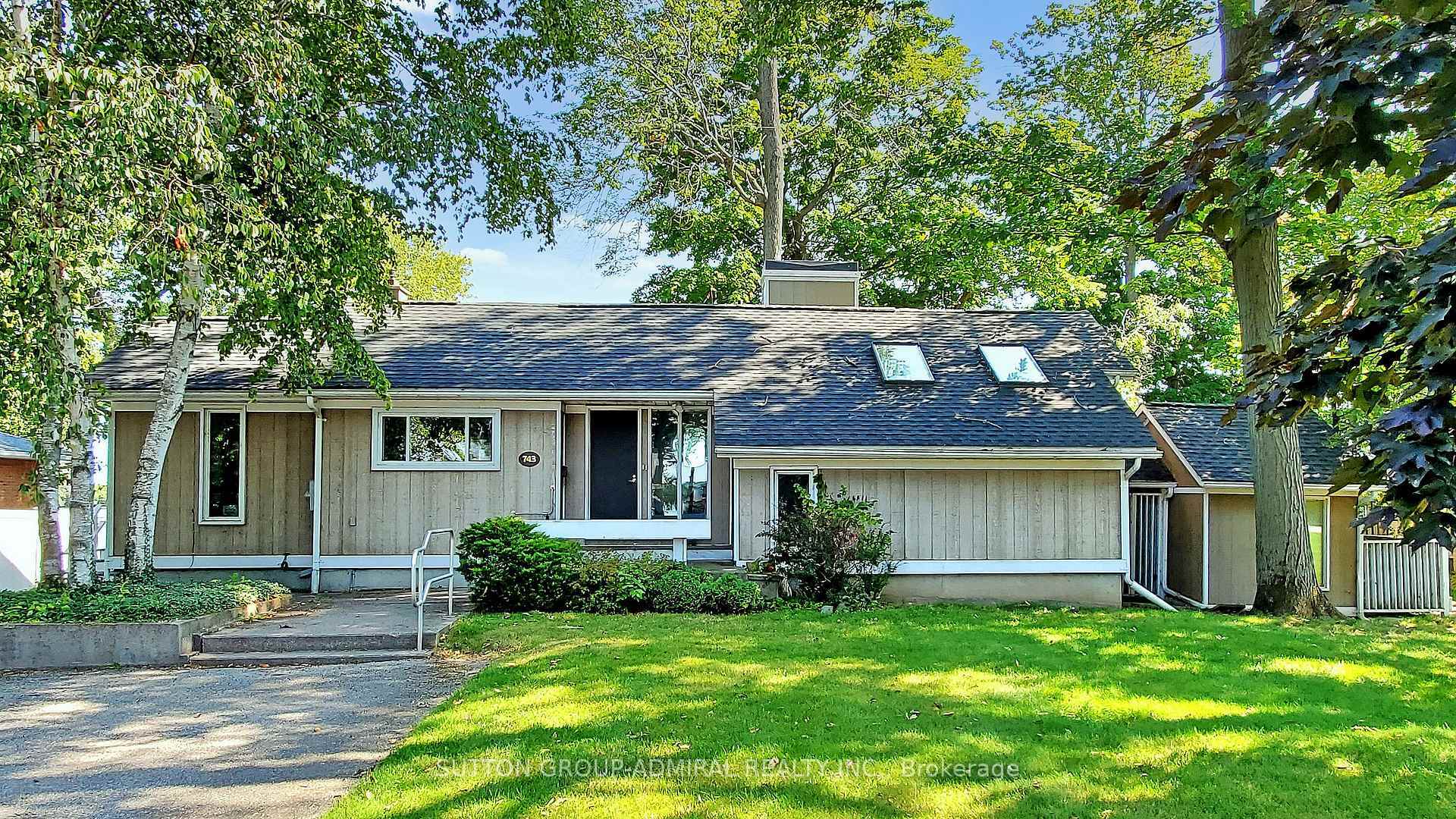Photo de la propriété: 743 Broadview Avenue ON L3V 6P1