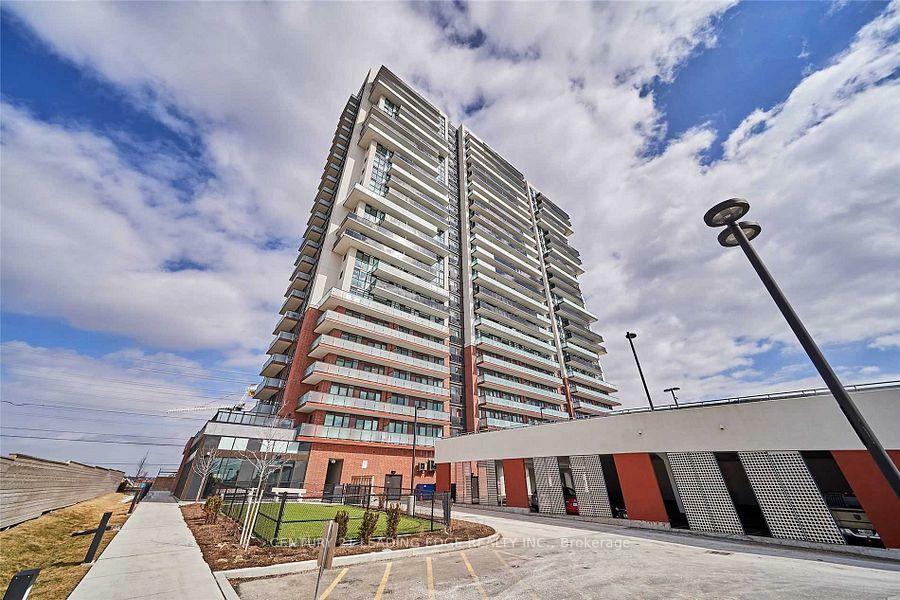 Property Photo: 2550 Simcoe Street N 1403 ON L1L 0R5
