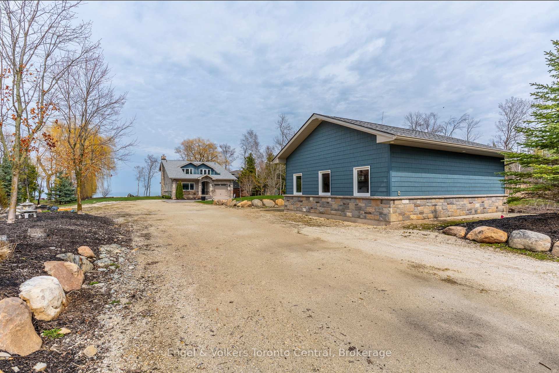 Property Photo: 47 Glen Road ON L9Y 0X2