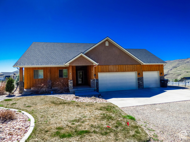 Property Photo: 4718 E Cougar Run S UT 84629