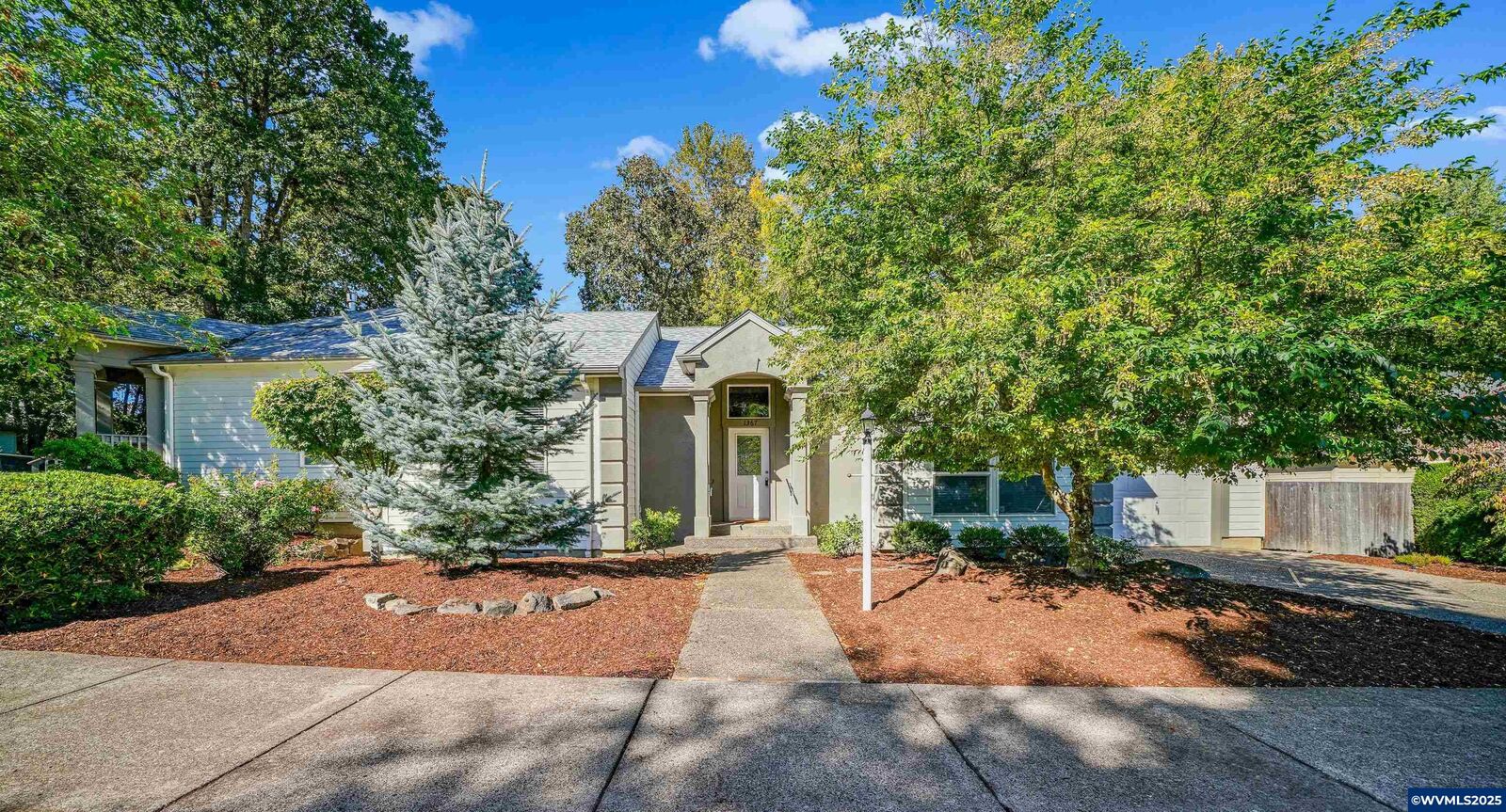 Property Photo:  1367 Westbrook Dr NW  OR 97304 