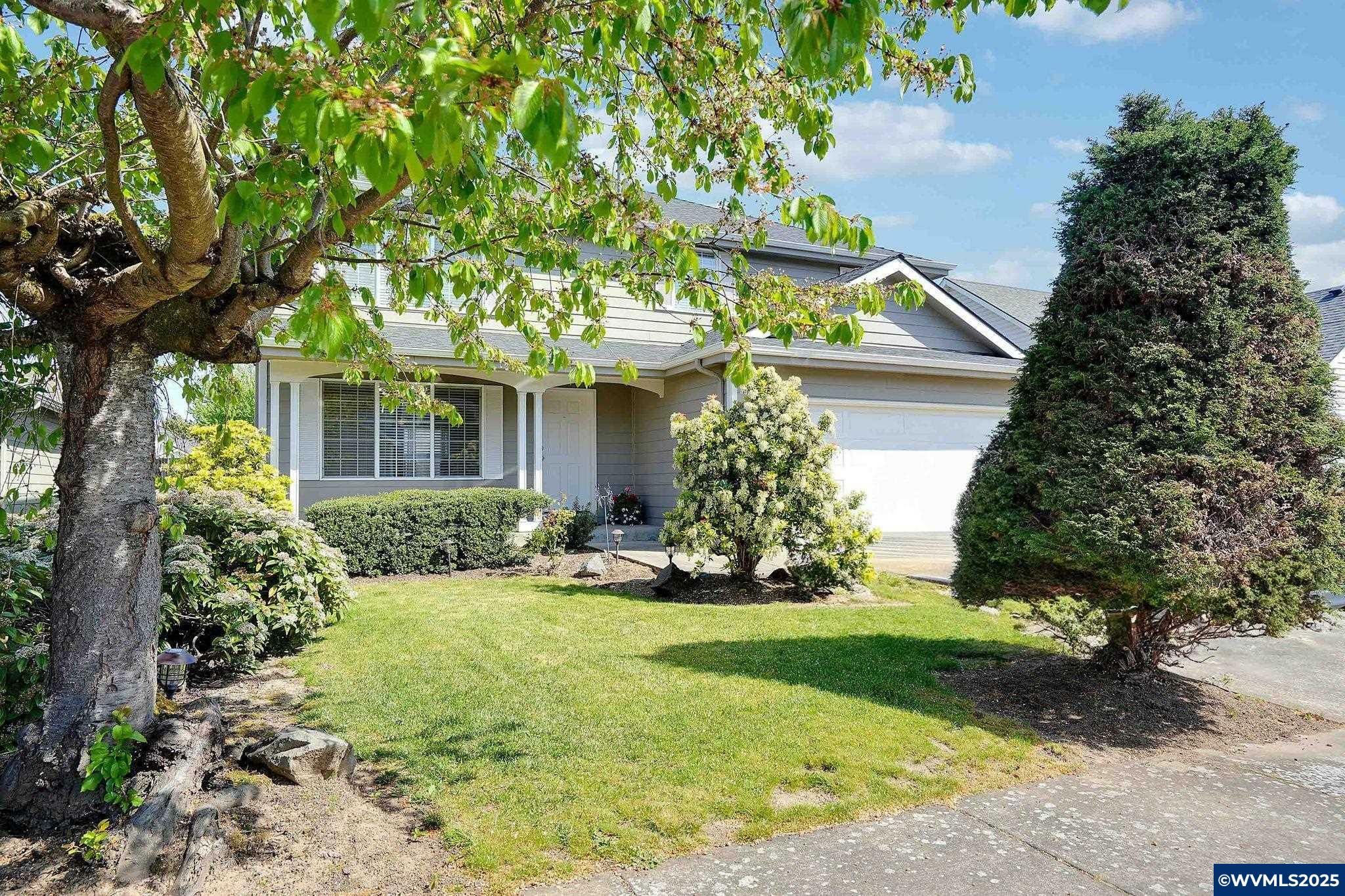 Property Photo: 4249 Bison Ct NE OR 97305