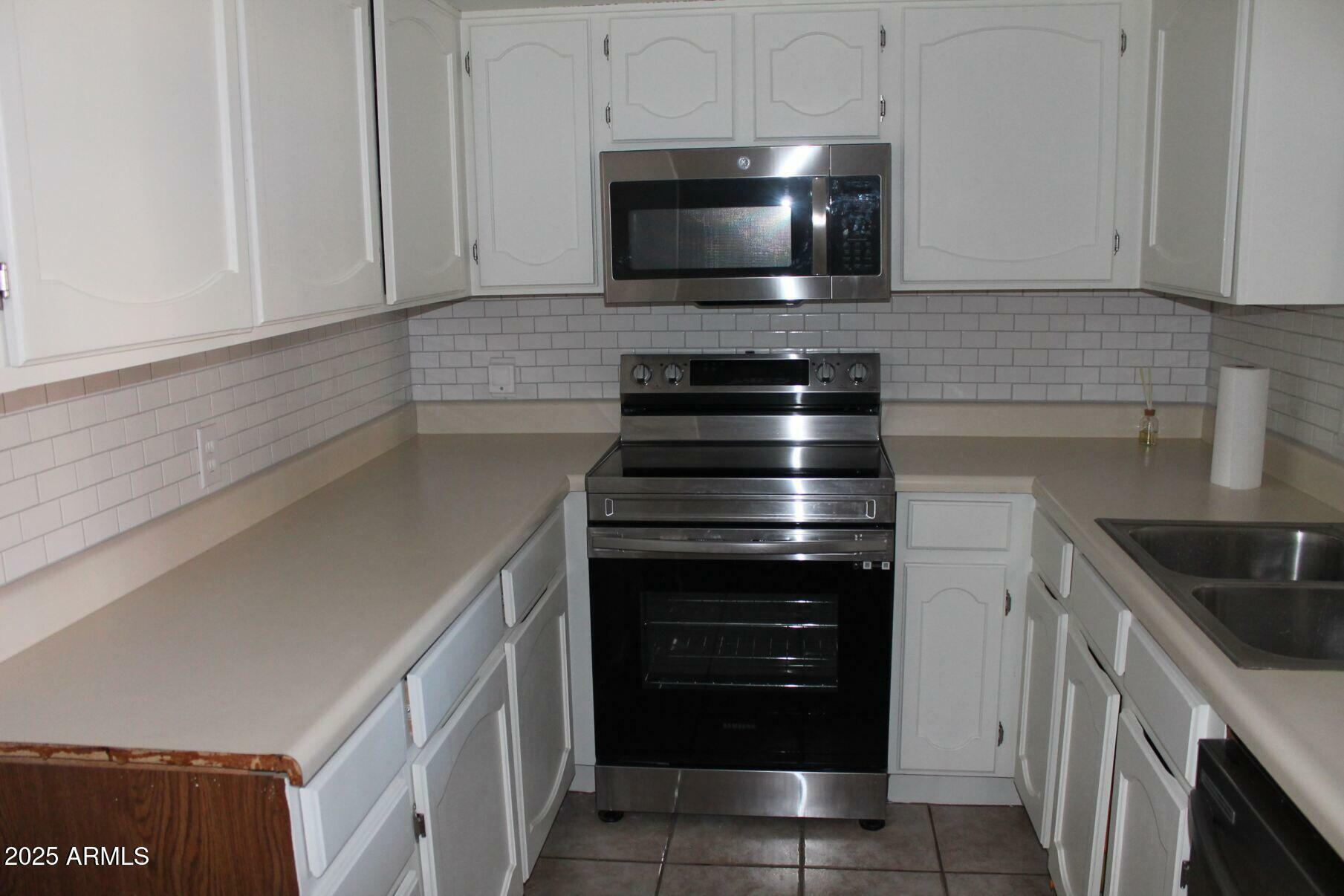 Property Photo: 11011 N 92nd Street 1096 AZ 85260