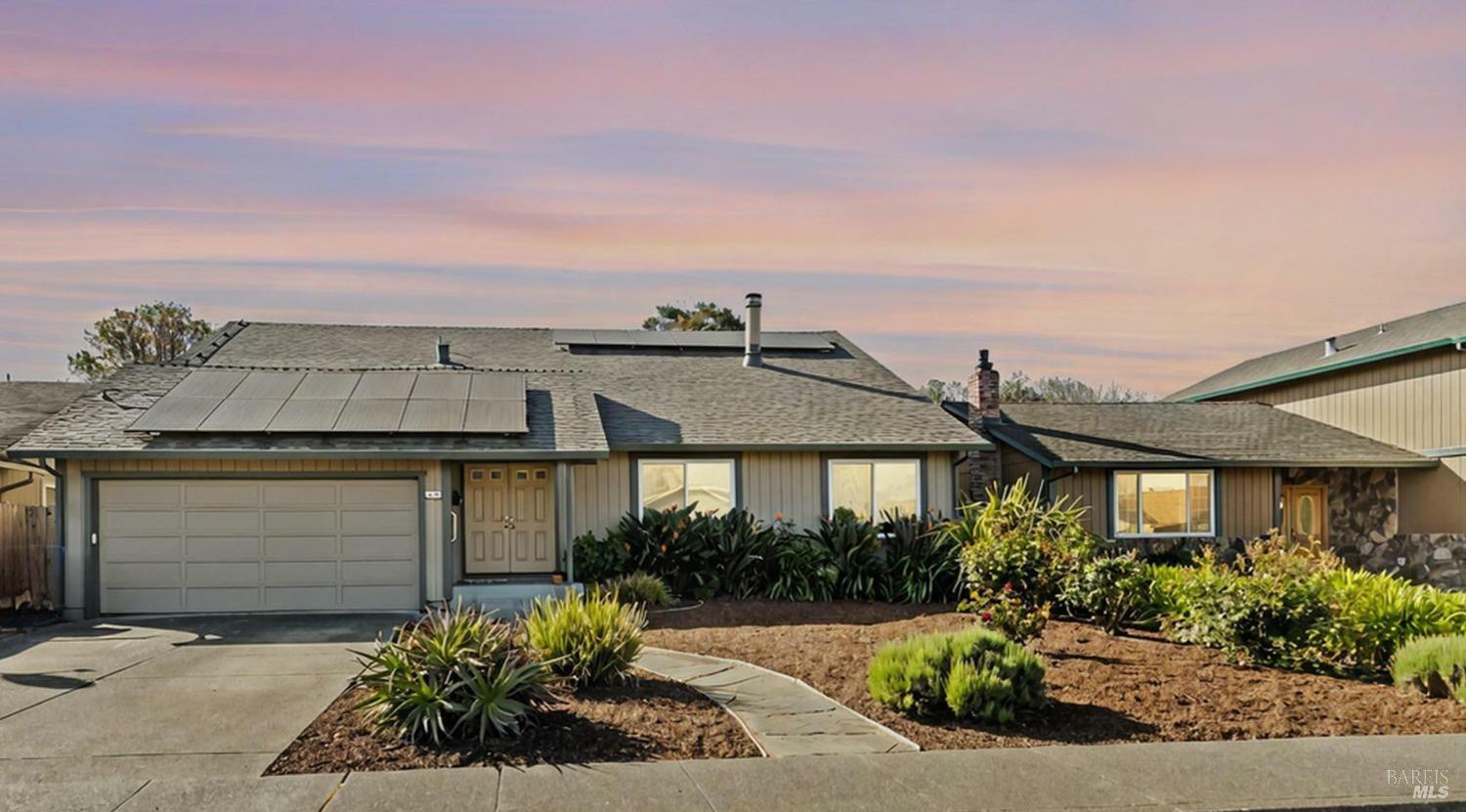 Property Photo: 1712 Putnam Way CA 94954
