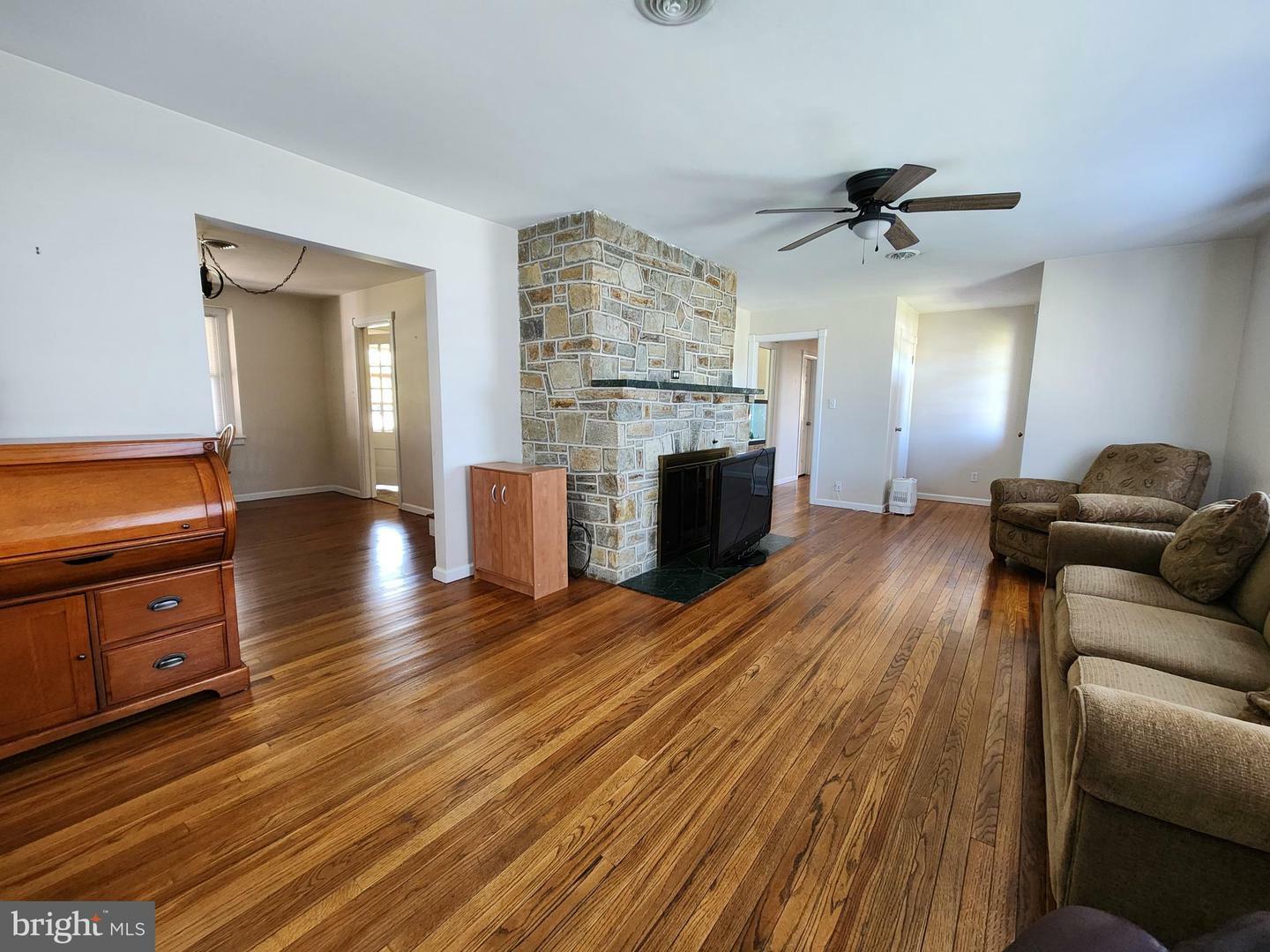 Property Photo: 402 Pearl Street MD 21911