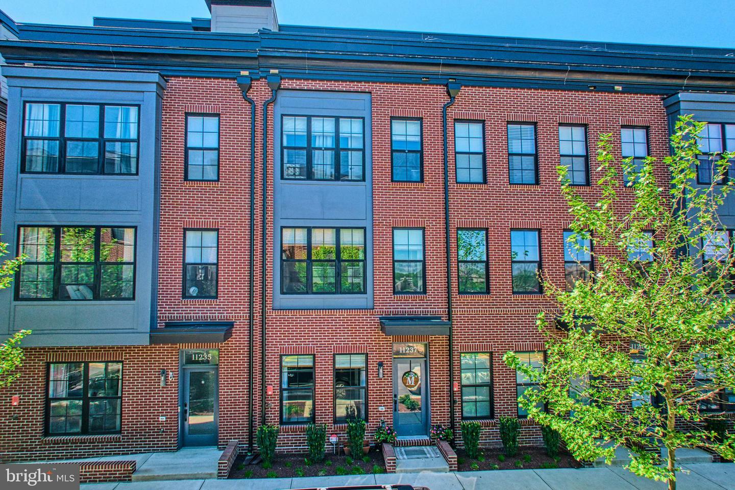Property Photo: 11237 Beaker Street VA 20190